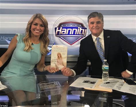 who is sean hannitys girlfriend|Photos confirm Sean Hannity and Ainsley Earhardts secret。